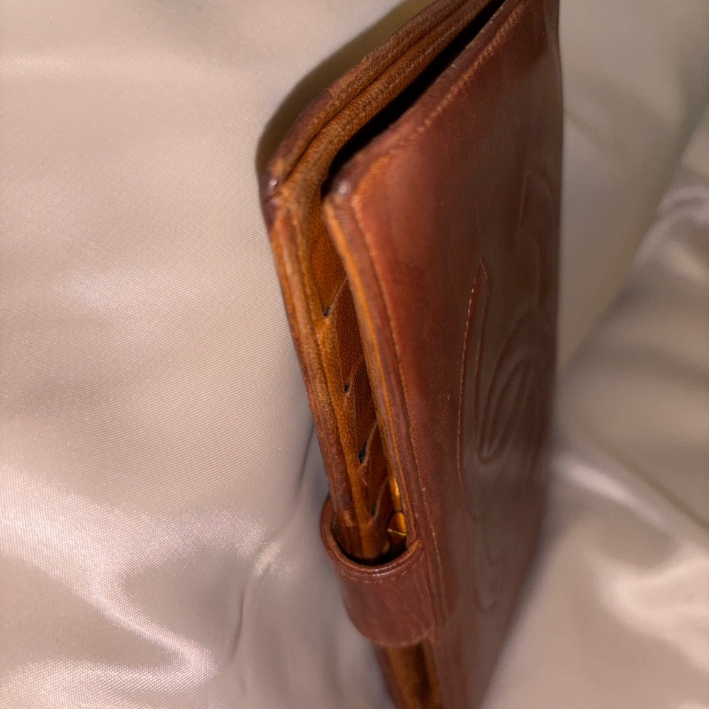 CHANEL Light Brown Leather Wallet with CC and COA - Picture 15 of 16